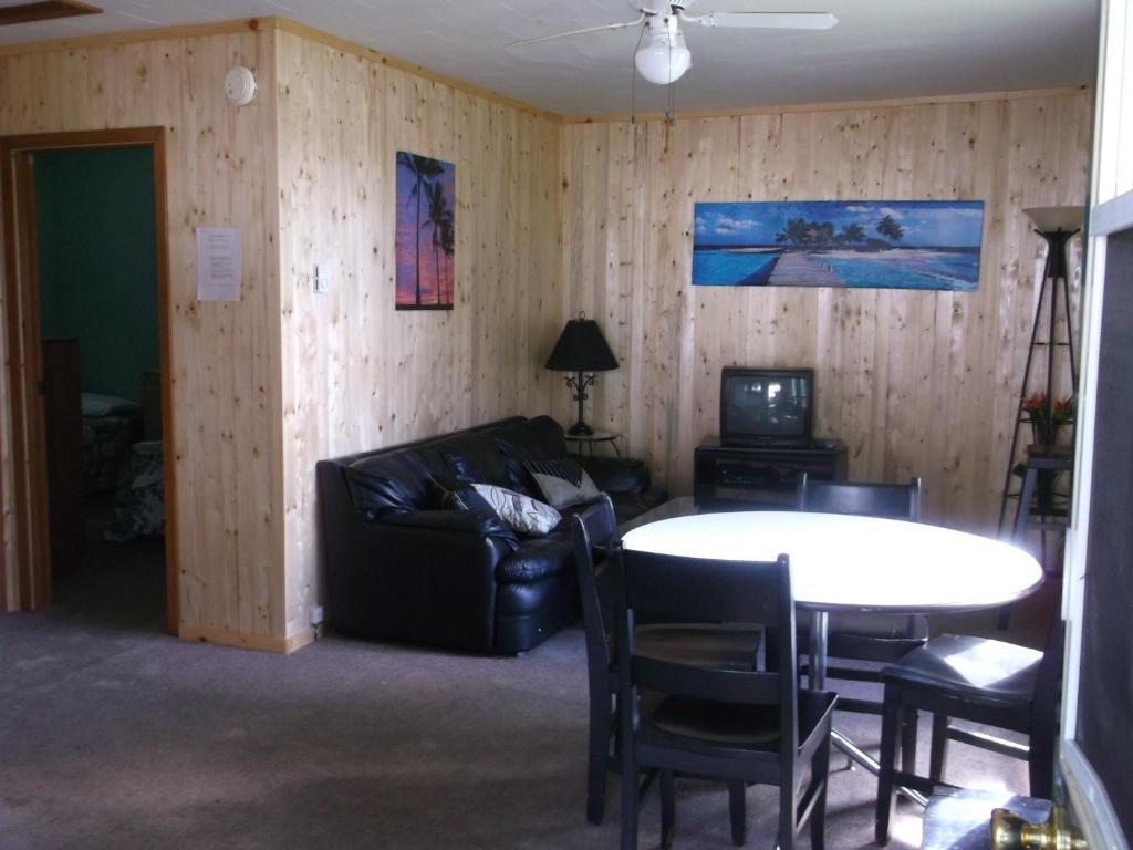 Chalkley'S Sandy Bay Cottage Resort Nipissing Beach Exterior foto