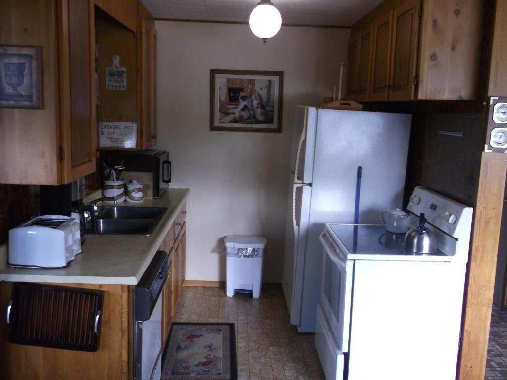 Chalkley'S Sandy Bay Cottage Resort Nipissing Beach Cameră foto